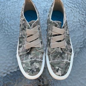 Blowfish Malibu Women’s Marley Sneaker